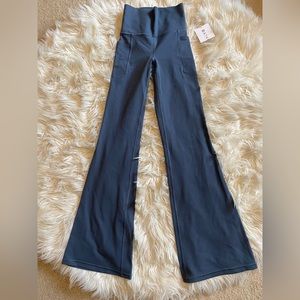BNWT Athleta XXS Blue-Grey “Salutation Stash Flare Pant”